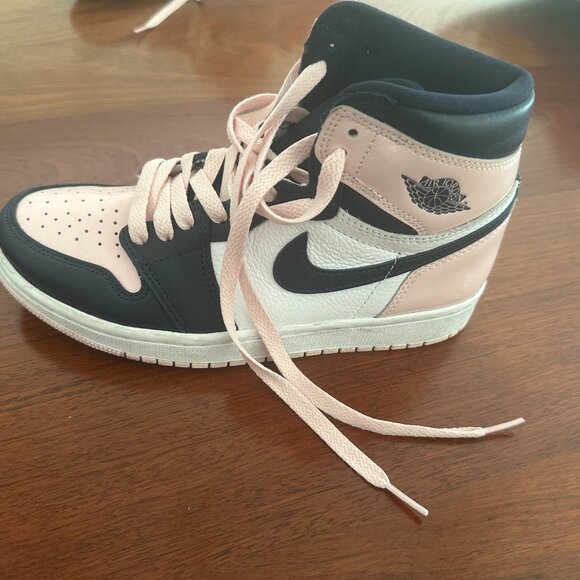 Women's Air Jordan 1 Retro High OG SE "Bubble Gum" - Picture 2 of 5